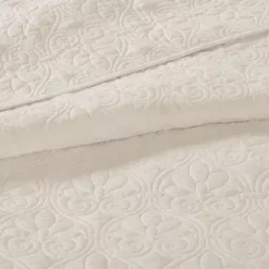 Cream Quebec Reversible Bedspread Set Queen -Bed Frame Shop 0cce19b5 f25f 4b28 85ec f936c8b9f524