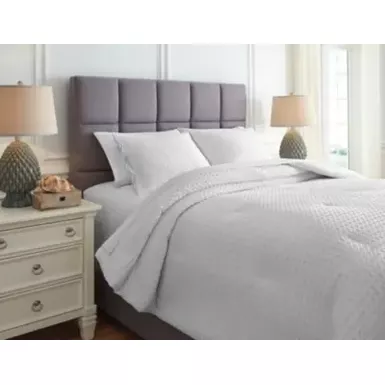 White Maurilio Queen Comforter Set 3 White Maurilio Queen Comforter Set - Image 3