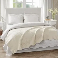 Cream Tuscany Oversized Quilted Throw With Scalloped Edges 60x72" -Bed Frame Shop 5523dd6f ceec 4019 8398 6a0d165c9e3b